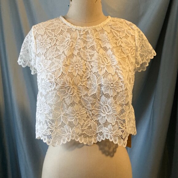 Frenchy Tops - Stretch Lace Faux Pearl Button Back Crop Top Cap Sleeve White Size M
